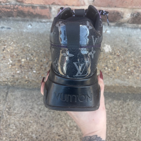 Louis Vuitton Sneakers // LV Runaway Pulse Trainers - Picture 7 of 7